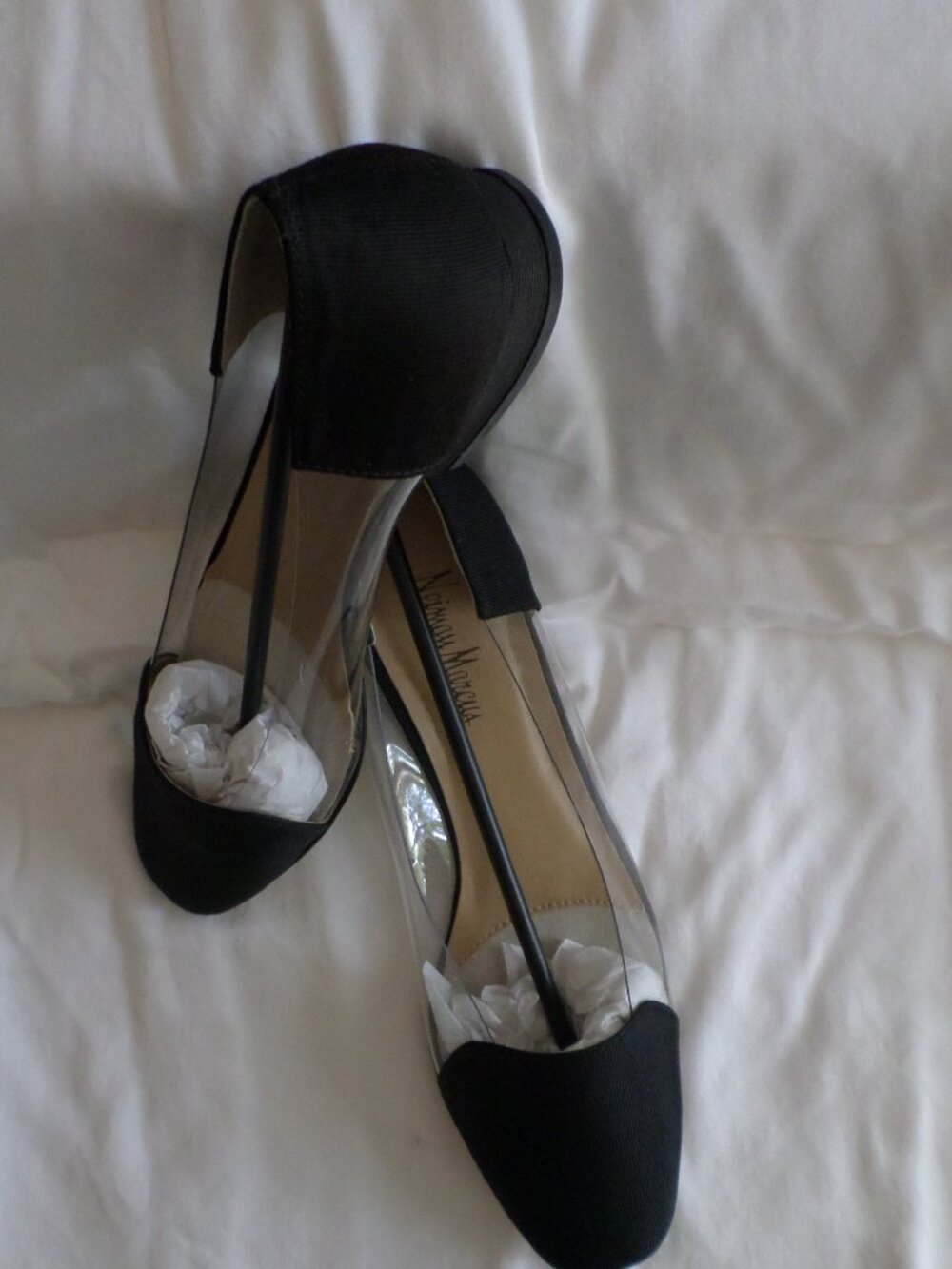 NIB - Neiman Marcus Ladies Sz 7.5M Frances shoes